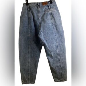 Vintage Fashion denim medium wash bare back pleated high-waist mom jeans  sz 26